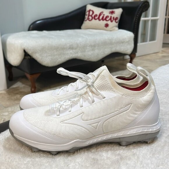 Mizuno Dominant Knit Women's Metal Fastpitch Softball Cleat - Picture 7 of 12